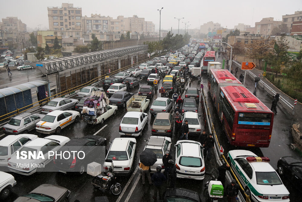 اعتراضات امروز تهران در پی گرانی و سهمیه‌بندی بنزین