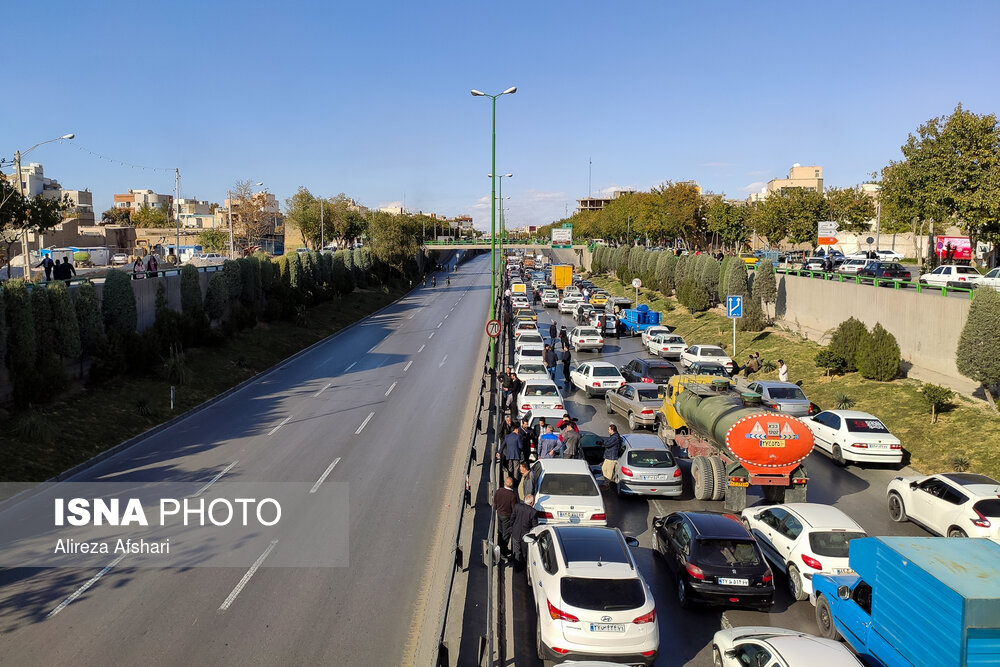 اعتراضات امروز در پی گرانی و سهمیه‌بندی بنزین - اصفهان