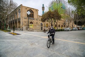 نمای « خیابان آمادگاه و مدرسه چهارباغ عباسی اصفهان» در پی شیوع ویروس کرونا چند روز مانده به نوروز 99