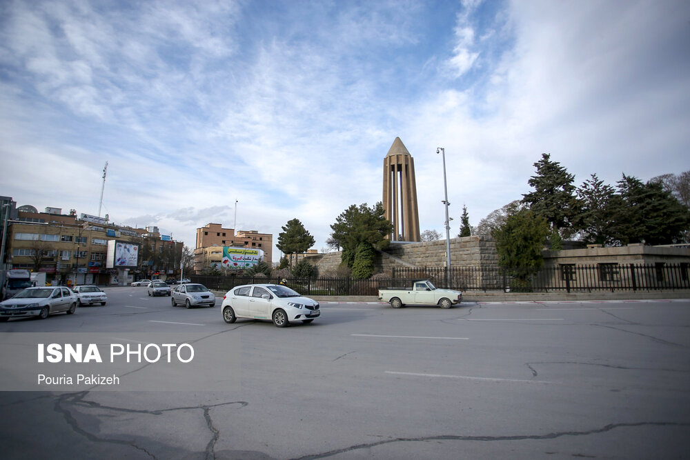 همدان، نوروز ۹۹ ابوعلی سینای یکی از مهمترین دانشمندان ایرانی بوده که شهرت جهانی داشته و آرامگاه وی در استان همدان قرار گرفته و سالانه تعداد زیادی از مسافرانی که به این شهر سفر می کنند به بازدید از مقبره ی وی می روند؛اما نوروز 99 این آرامگاه به علت کروناویروس کاملا بسته است