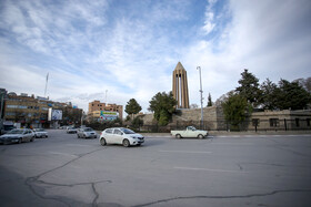 همدان، نوروز ۹۹ ابوعلی سینای یکی از مهمترین دانشمندان ایرانی بوده که شهرت جهانی داشته و آرامگاه وی در استان همدان قرار گرفته و سالانه تعداد زیادی از مسافرانی که به این شهر سفر می کنند به بازدید از مقبره ی وی می روند؛اما نوروز 99 این آرامگاه به علت کروناویروس کاملا بسته است