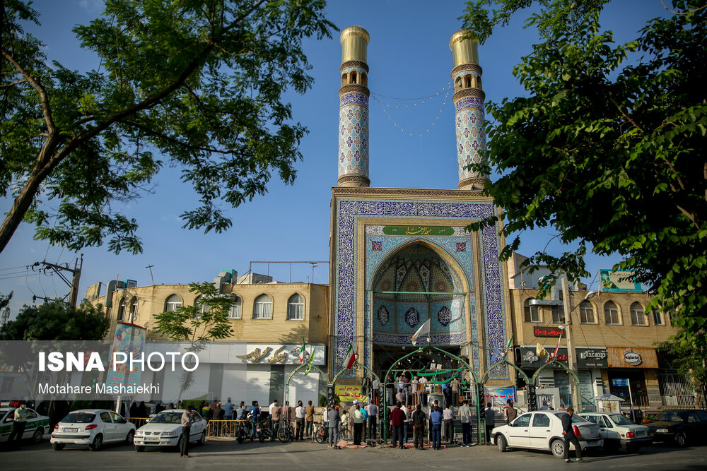 اقامه نماز عیدسعید فطر در مسجد الزهرا اراک