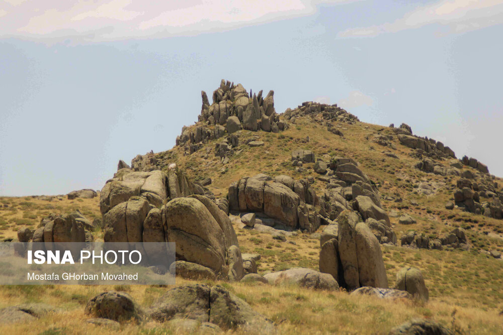 طبیعت ارتفاعات روستای مزرعه و قلعه شیور