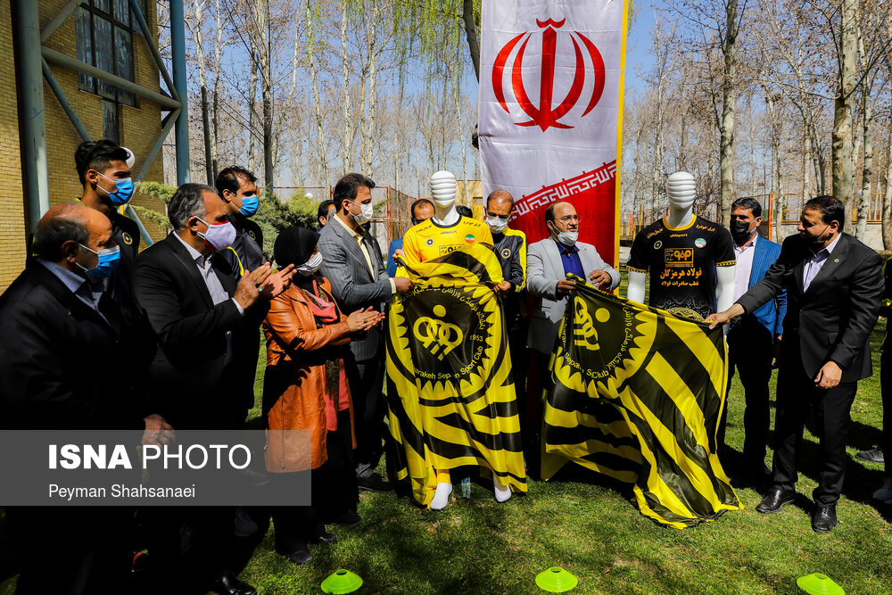 آیین رونمایی از تندیس شهید حسن غازی