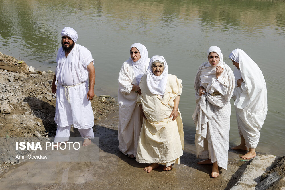 غسل تعمید کودکان مندایی در رودخانه کرخه - سوسنگرد