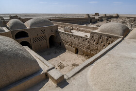 قلعه رستم در فاصله ۷۰ کیلومتری جاده اصلی زابل به زاهدان واقع شده است. این قلعه باشکوه که در منطقه حوض‌‌دار و کندرک بنا شده است مربوط به دوره سلجوقیان تا صوفیان است. اوج شکوفایی و رونق این قلعه را می‌توان به سلسله صفویان و زمان حکومت ملوک کیانی سیستانی نسبت داد. در اطراف این قلعه تاریخی چندین محوطه باستانی مربوط به دوره های پیش از اسلام کشف شده است.