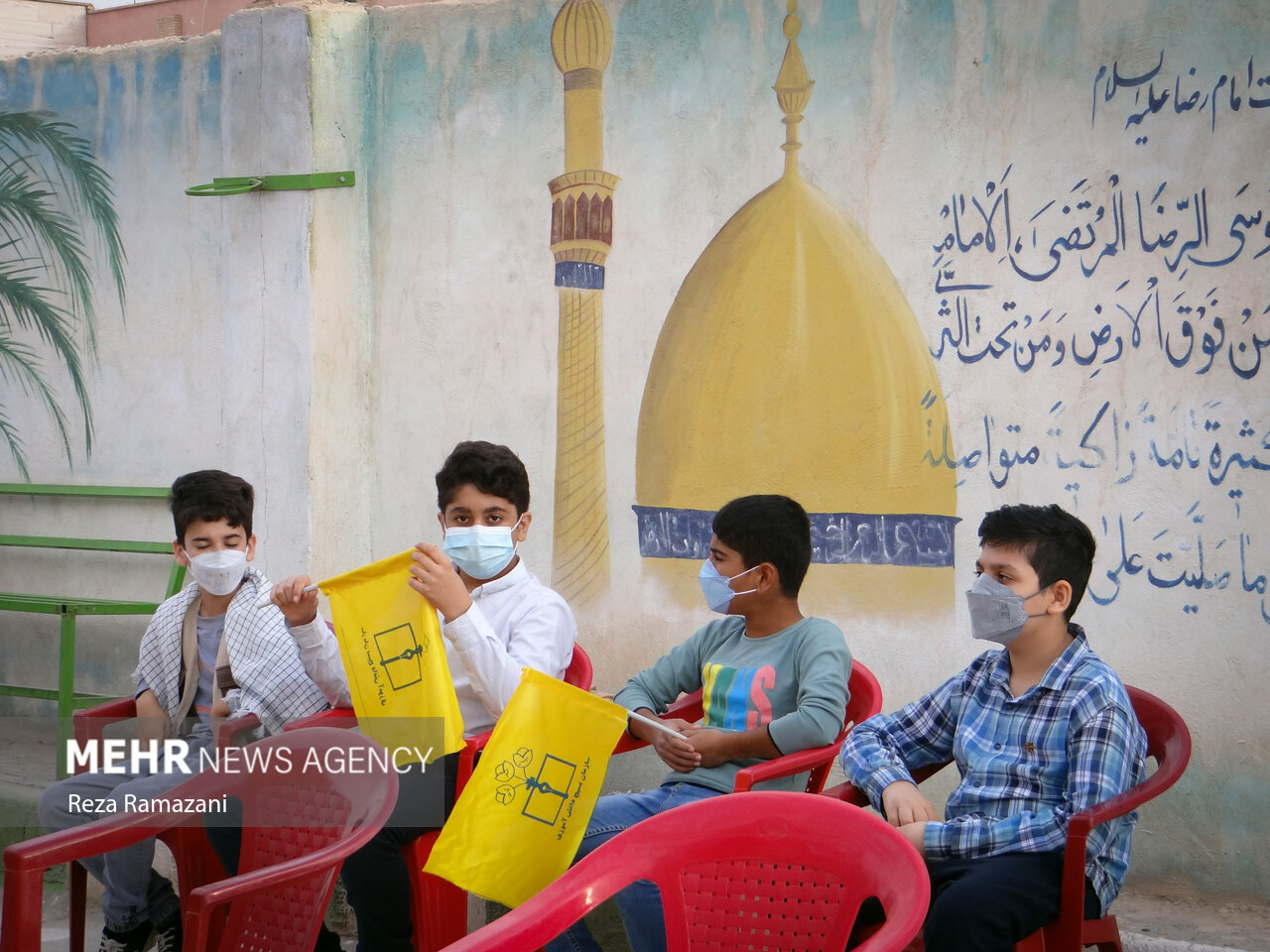 مراسم نواختن زنگ مبارزه با استکبار جهانی در دشتی بوشهر