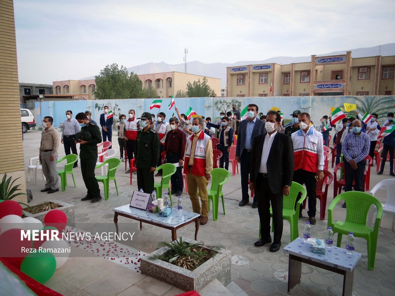 مراسم نواختن زنگ مبارزه با استکبار جهانی در دشتی بوشهر