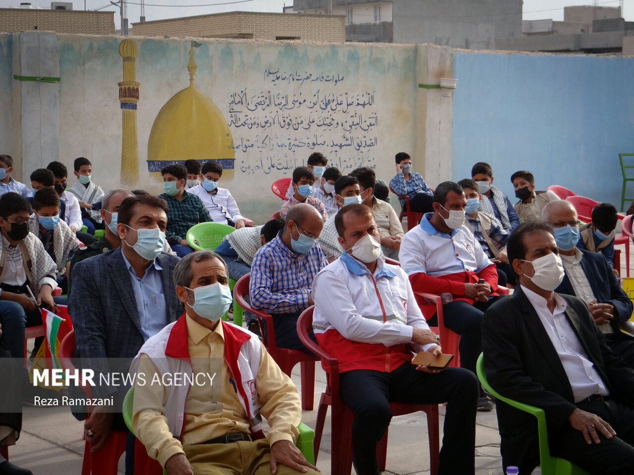 مراسم نواختن زنگ مبارزه با استکبار جهانی در دشتی بوشهر