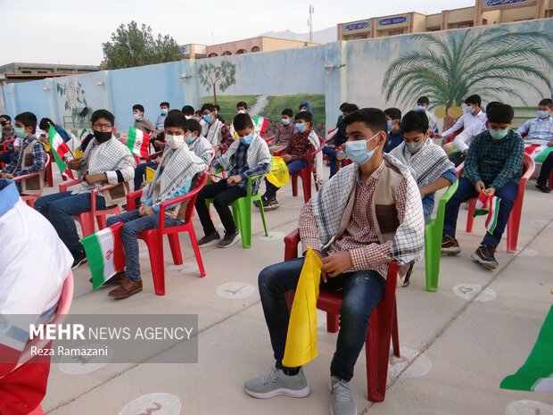 مراسم نواختن زنگ مبارزه با استکبار جهانی در دشتی بوشهر