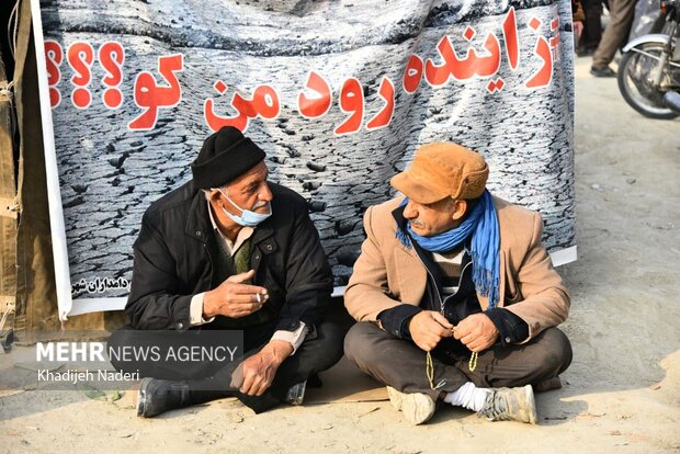 فریاد کشاورزان از بستر «زاینده‌رود»