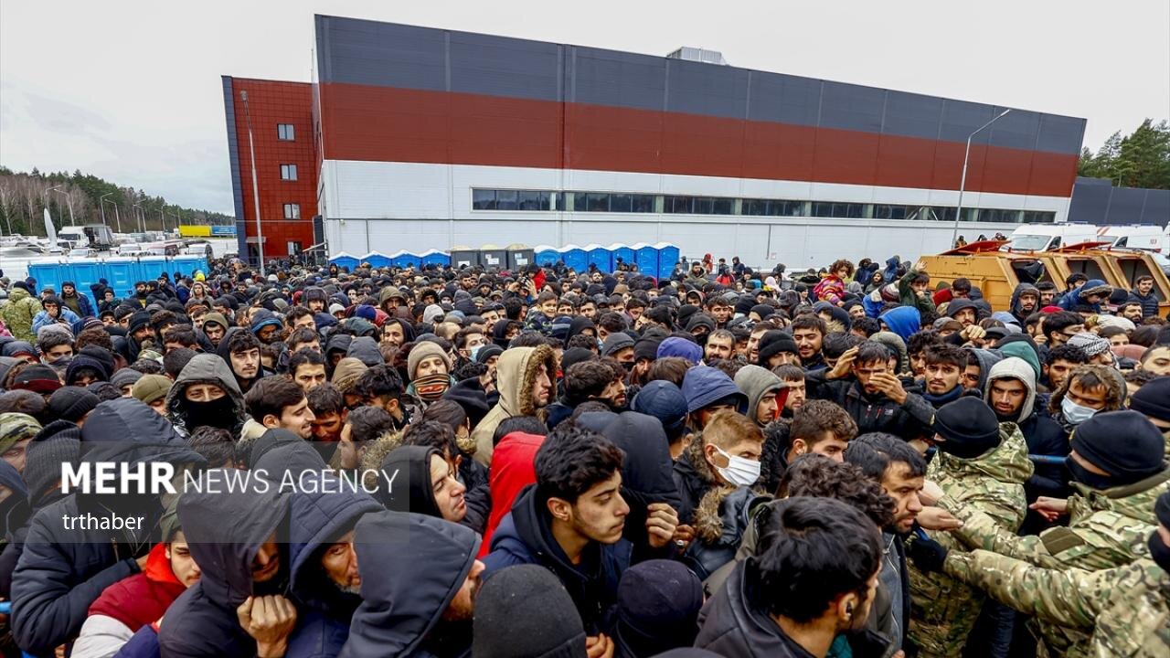 تخلیه اردوگاه موقت پناهجویان در مرز بلاروس