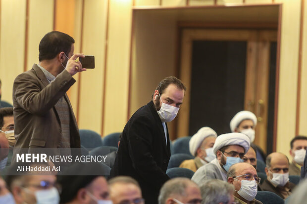 فرزند شهید فخری زاده در مراسم بزرگداشت دانشگاهی شهید فخری زاده حضور دارد