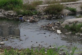 تخلیه فاضلاب به رودخانه بالیقلو تخلف آشکار است/تاکیدبر ممنوعیت تخلیه پساب در شاهرگ حیاتی اردبیل