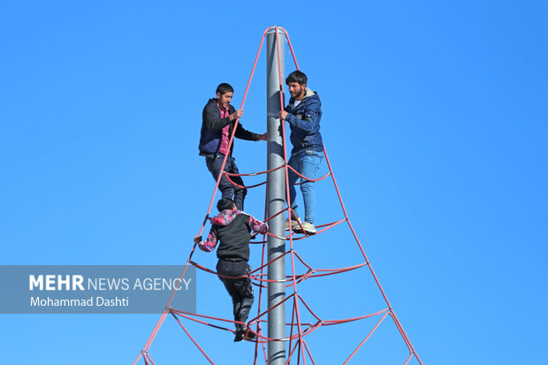 تفریحات زمستانی در دامنه کوه سبلان