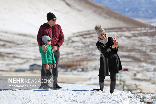 تفریحات زمستانی در دامنه کوه سبلان