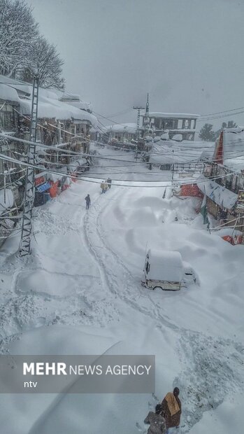 برف شدید در پاکستان جان ۲۱ نفر را گرفت