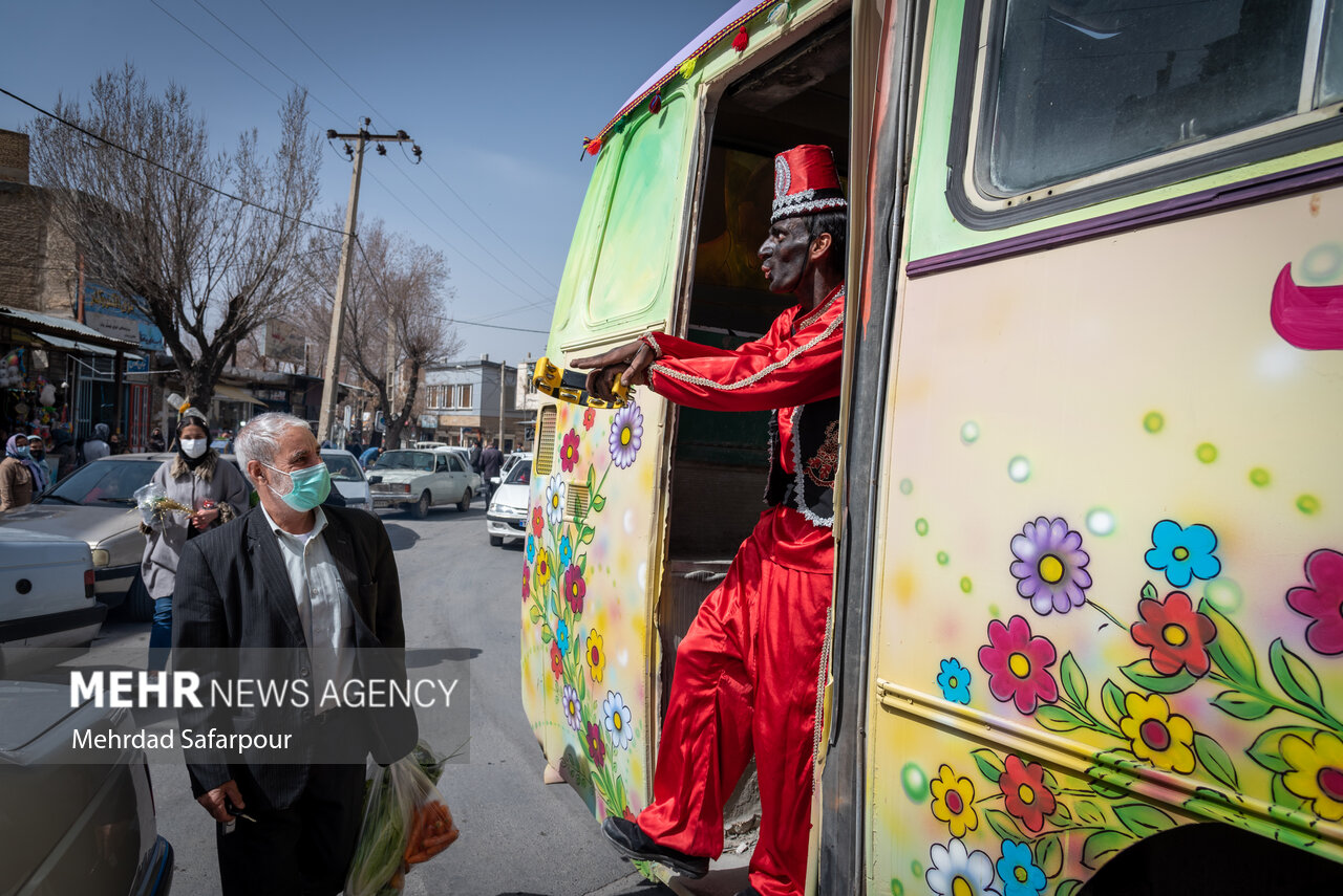 استقبال از بهار با کارنوال شادی