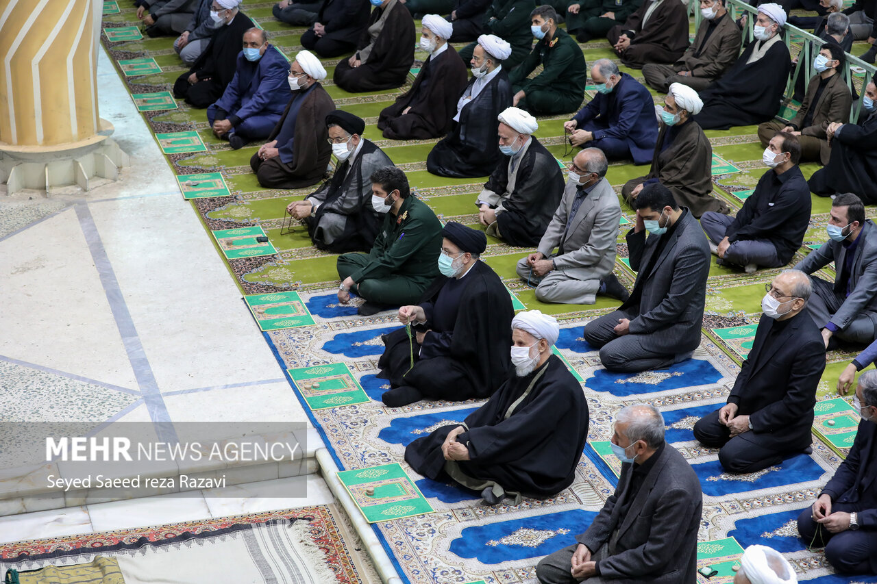 نماز جمعه تهران دوم اردیبهشت ۱۴۰۱ به امامت حجت السلام و المسلمین   سید احمد خاتمی امام جمعه موقت تهران، در دانشگاه تهران برگزار شد