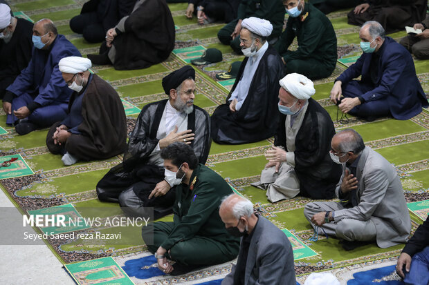 نماز جمعه تهران دوم اردیبهشت ۱۴۰۱ به امامت حجت السلام و المسلمین   سید احمد خاتمی امام جمعه موقت تهران، در دانشگاه تهران برگزار شد