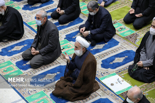 نماز جمعه تهران دوم اردیبهشت ۱۴۰۱ به امامت حجت السلام و المسلمین   سید احمد خاتمی امام جمعه موقت تهران، در دانشگاه تهران برگزار شد