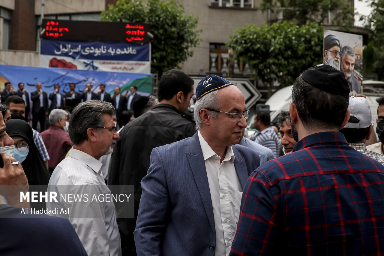 برخی از هموطنان کلیمی کشورمان در مراسم راهپیمایی روز جهانی قدس در فلسطین حضور دارند