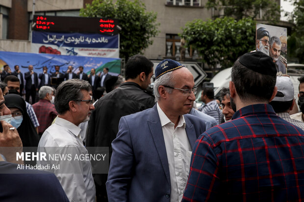 برخی از هموطنان کلیمی کشورمان در مراسم راهپیمایی روز جهانی قدس در فلسطین حضور دارند