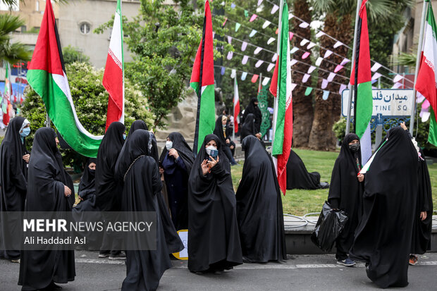 راهپیمایی روز جهانی قدس در تهران و همزمان در سراسر کشور در تهران برگزار شد