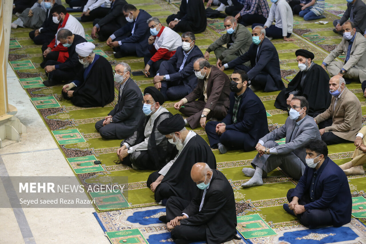 نماز جمعه تهران نهم اردیبهشت 1401 همزمان با روز جهانی قدس در آخرین جمعه ماه مبارک رمضان به امامت حجت الاسلام محمدجواد حاج علی اکبری امام جمعه موقت تهران در دانشگاه تهران برگزار شد