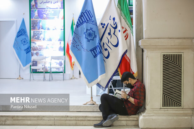 سی و سومین نمایشگاه بین‌المللی در دومین روز  خود پذیرای جمع علاقمندان بود