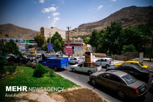 ترافیک سنگین در جاده چالوس/ بارش باران در ارتفاعات