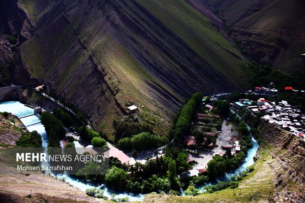 واریان تنها روستای آبی ایران