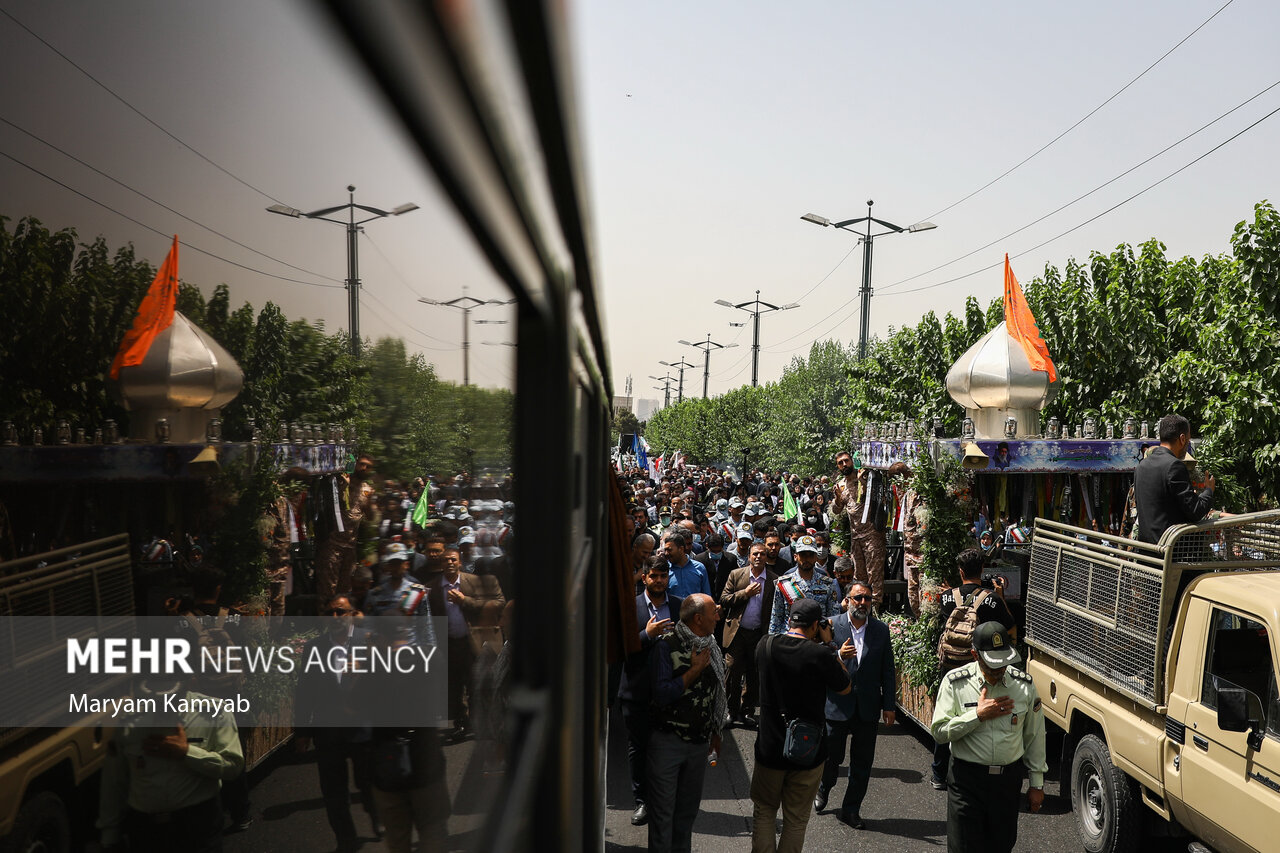 مراسم تشییع دو شهید گمنام در باشگاه انقلاب تهران برگزار شد