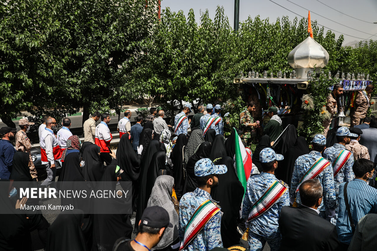 مراسم تشییع دو شهید گمنام در باشگاه انقلاب تهران برگزار شد