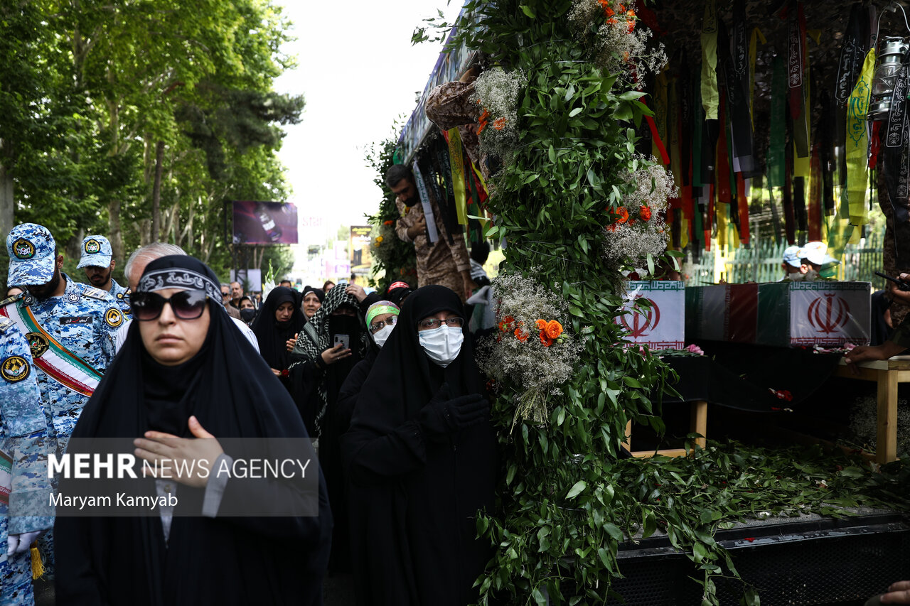 مراسم تشییع دو شهید گمنام در باشگاه انقلاب تهران برگزار شد