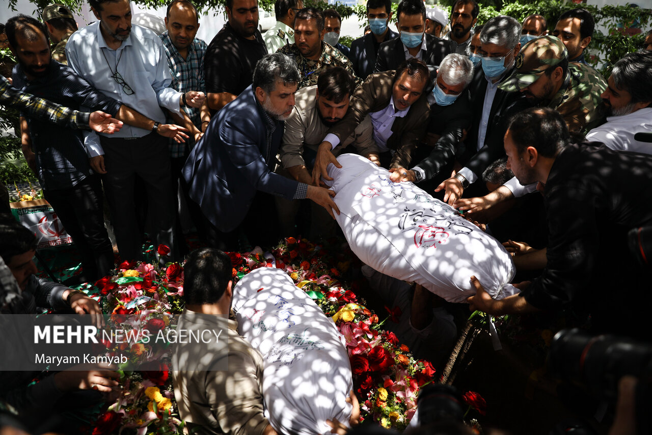 مراسم تشییع دو شهید گمنام در باشگاه انقلاب تهران برگزار شد