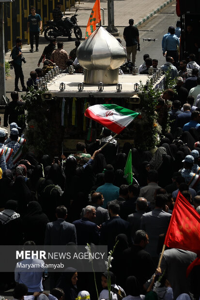 مراسم تشییع دو شهید گمنام در باشگاه انقلاب تهران برگزار شد