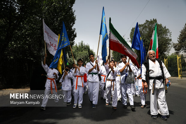 مراسم تشییع دو شهید گمنام در باشگاه انقلاب تهران برگزار شد