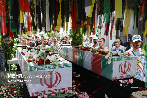 مراسم تشییع دو شهید گمنام در باشگاه انقلاب تهران برگزار شد