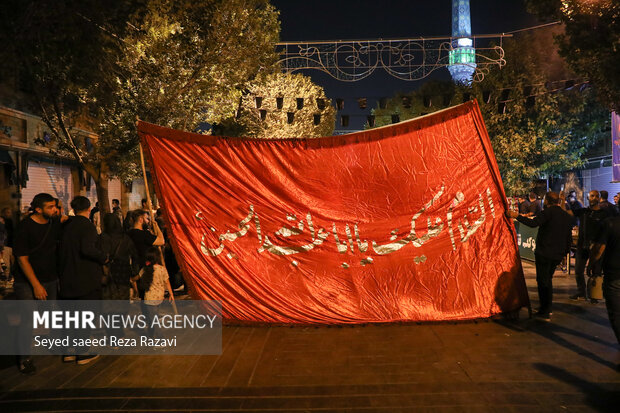 مراسم عزاداری شب دوم مراسم مسلمیه شامگاه امروز پنج شنبه ۱۶ تیر ۱۴۰۱ با حضور هیئات مذهبی در حرم عبدالعظیم حسنی (ع) برگزار شد.