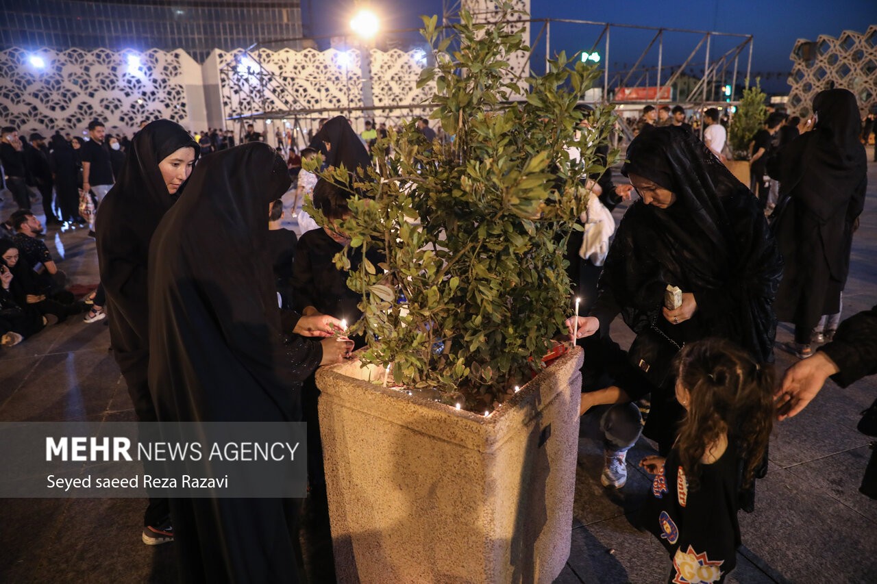 تصاویر / مراسم شام غریبان حسینی در میدان امام حسین (ع) تهران  