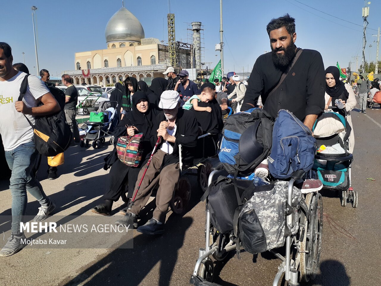 بازگشت زوار از مرز مهران