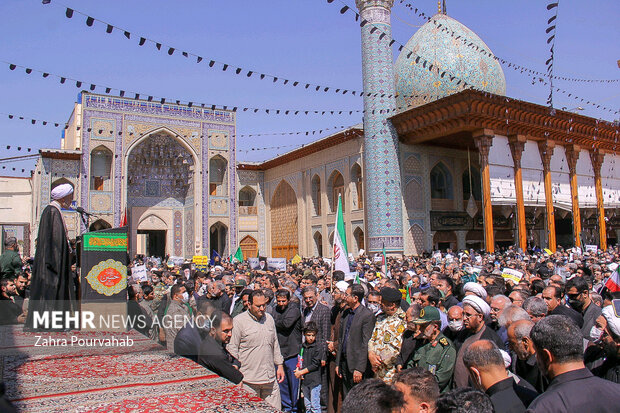 راهپیمایی مردم شیراز در محکومیت اغتشاشات اخیر