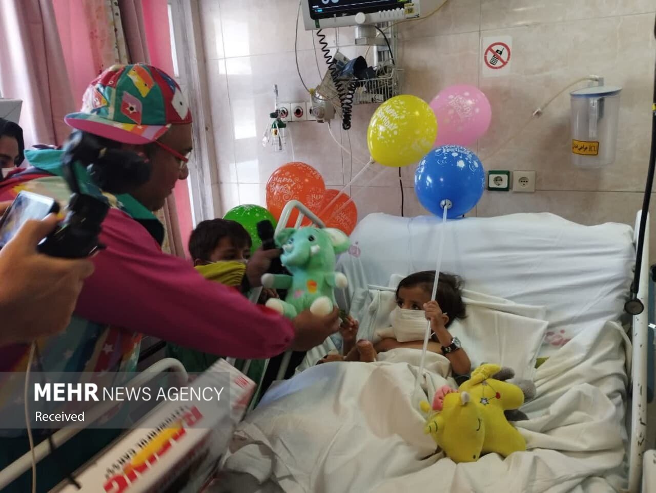 تولد راستین کودک مجروح حادثه تروریستی شاهچراغ(ع) در بیمارستان