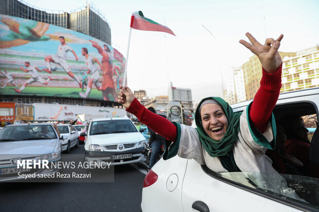 مردم ایران پس از برد تیم ملی فوتبال ایران مقابل تیم ملی فوتبال ولز به خیابان‌ها آمدند و جشن پیروزی و شادمانی پرداختند