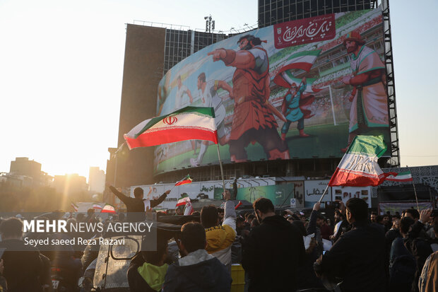 مردم ایران پس از برد تیم ملی فوتبال ایران مقابل تیم ملی فوتبال ولز به خیابان‌ها آمدند و جشن پیروزی و شادمانی پرداختند