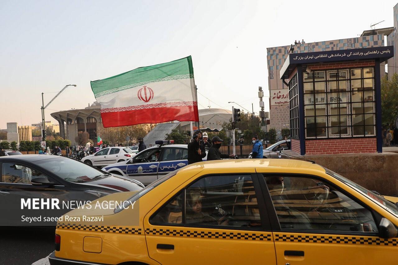 تصاویر / شادی مردم تهران پس از  برد ایران مقابل ولز  
