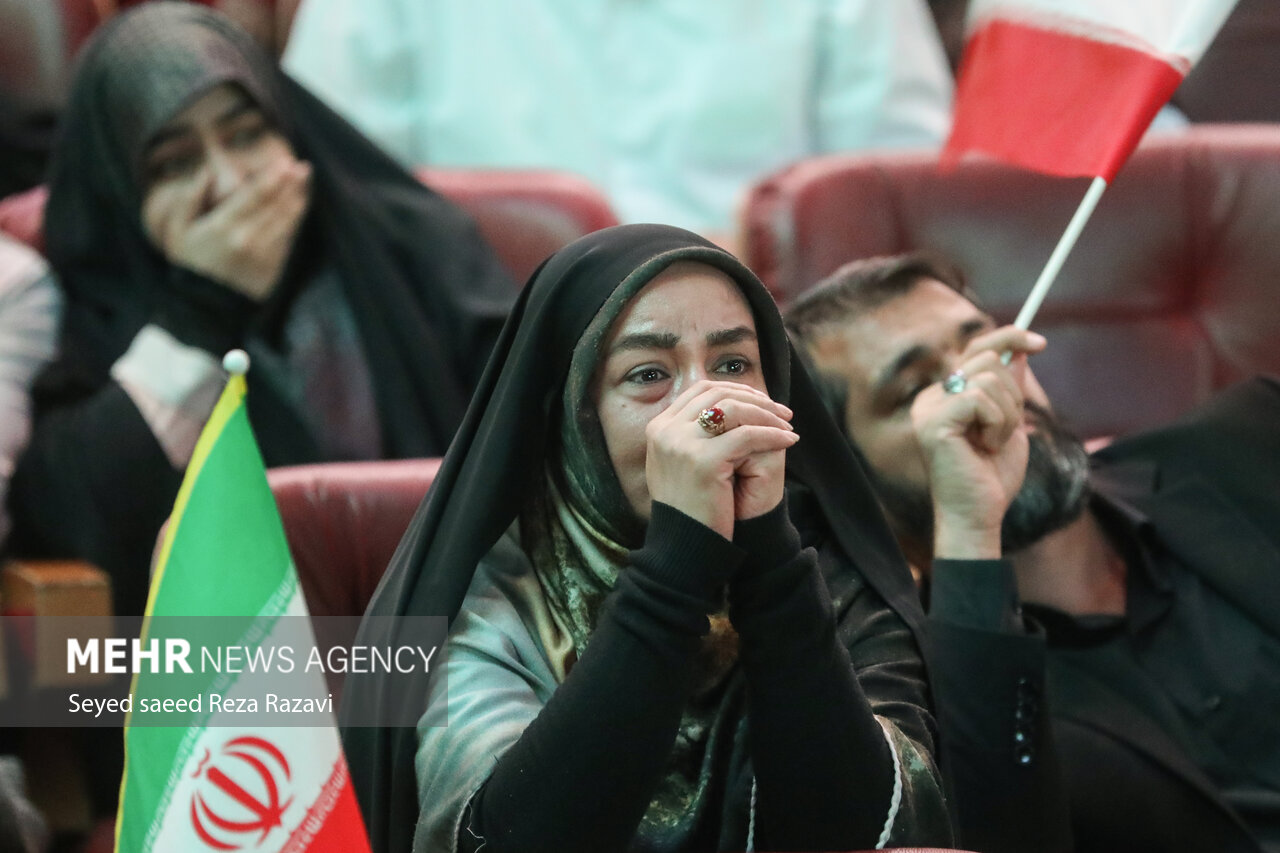 تماشای سومین بازی ایران در جام جهانی قطر در برج میلاد