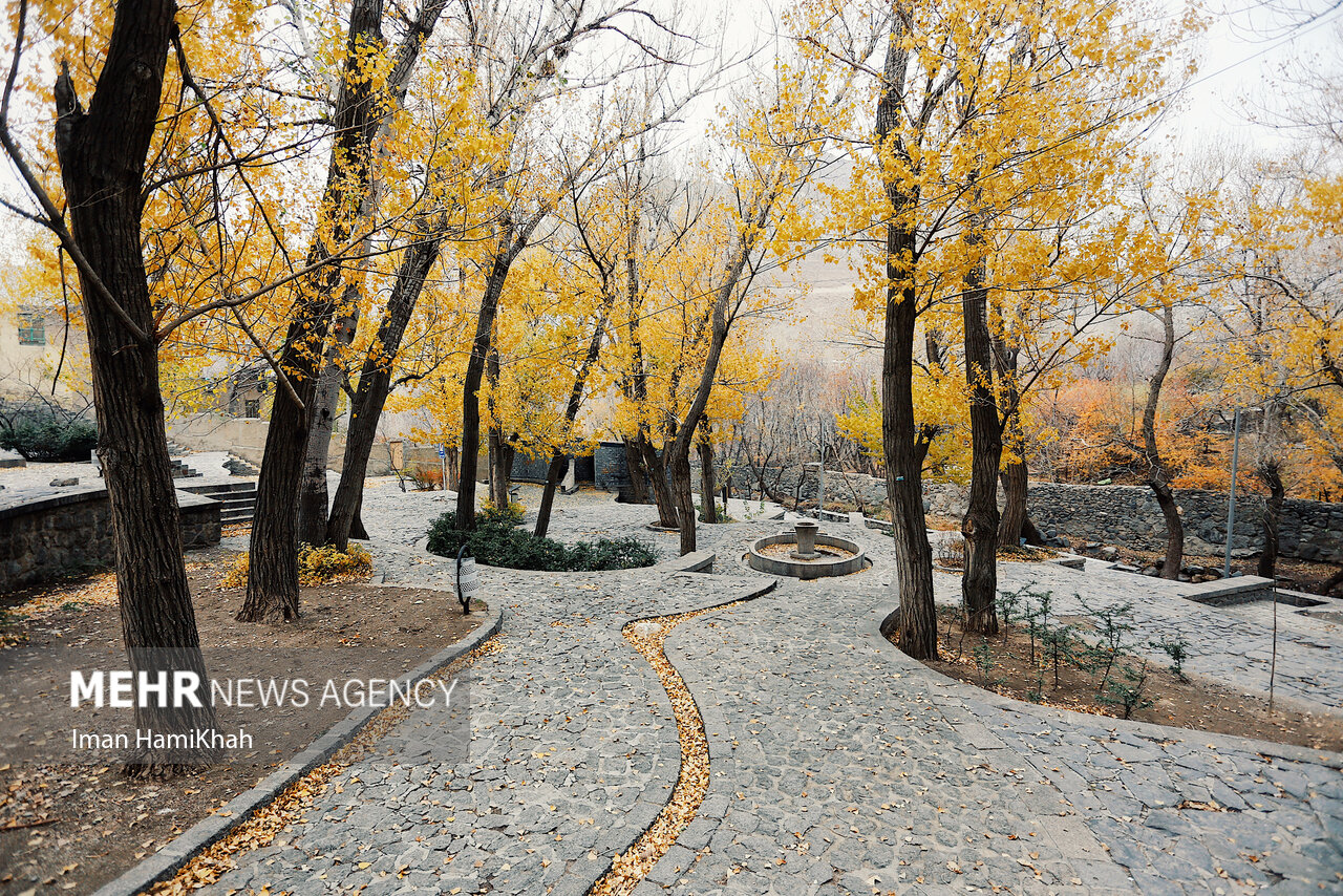 طبیعت پاییزی گنجنامه همدان