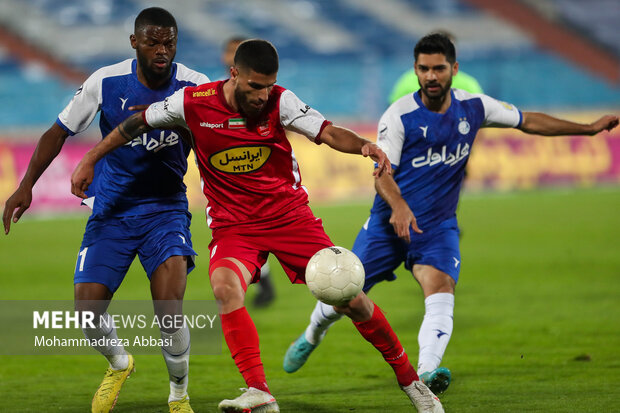 دیدار تیم های استقلال تهران و پرسپولیس تهران